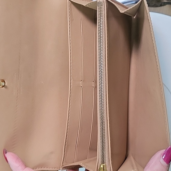Louis Vuitton Butterscotch Vernis Long Wallet - Picture 11 of 16